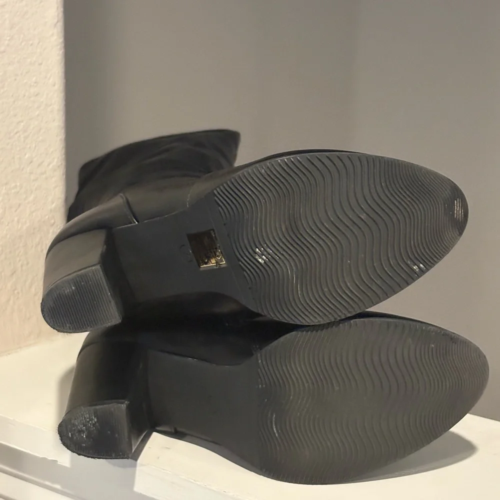 Dream Pairs Midleg Block Heel Boots Woman's 7 Black (WORN 2X) - Picture 8 of 13